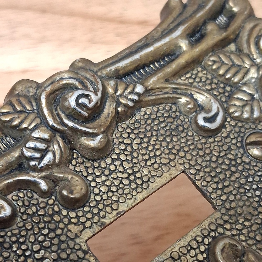 1967 American Tack & Hardware 60T Ornate Floral Metal Plate Cover Single Switch - Picture 8 of 9